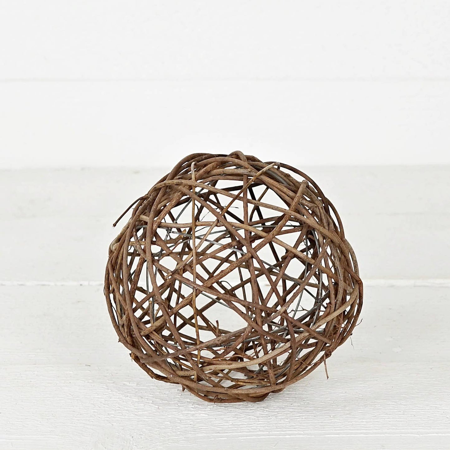 M30950- 6in Grapevine Twig Ball-