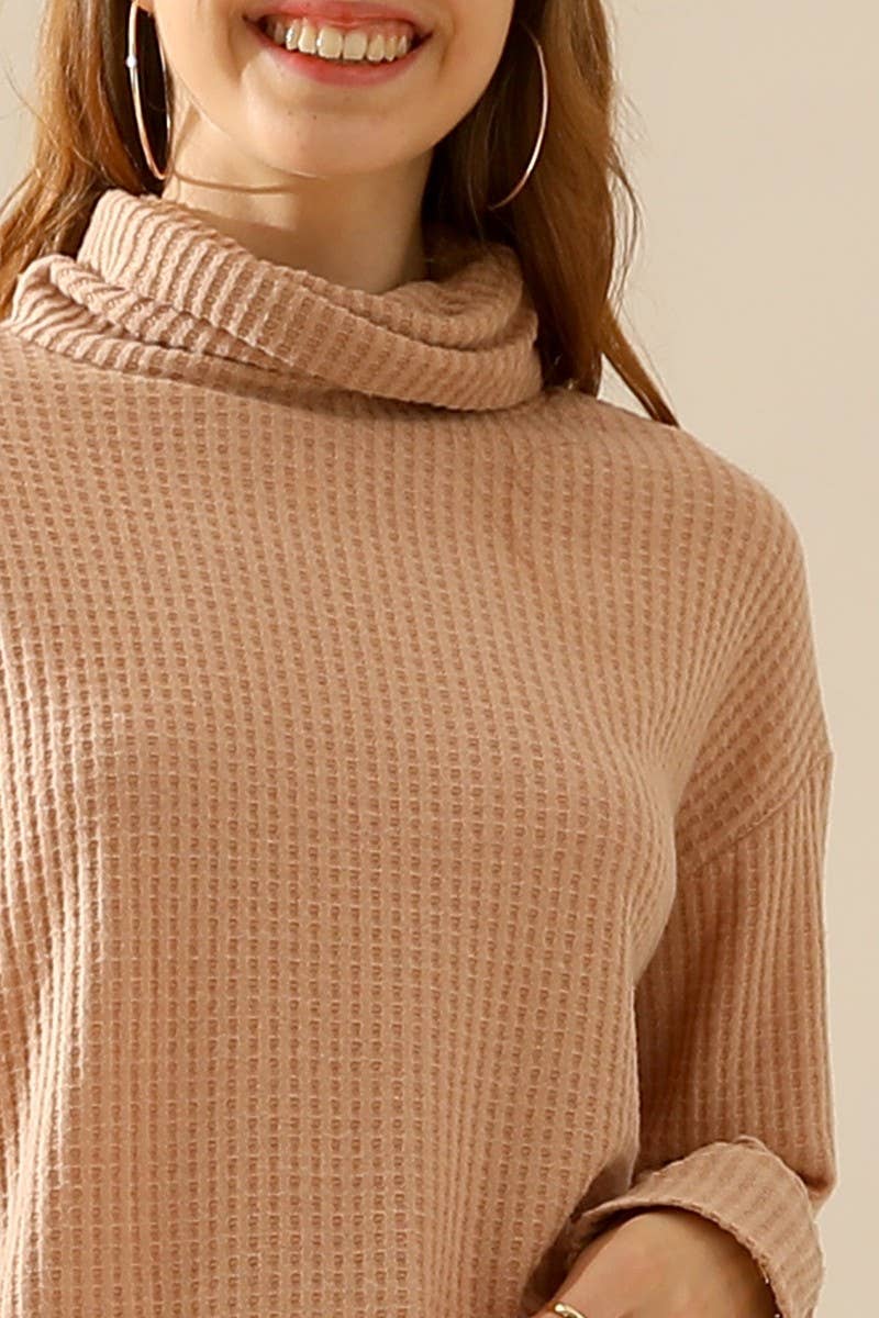 TURTLE HIGH NECK KNIT TOP