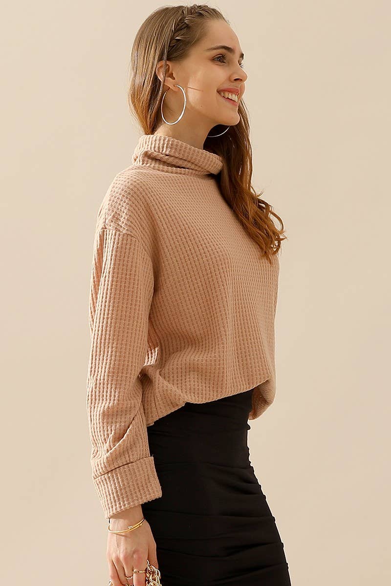 TURTLE HIGH NECK KNIT TOP