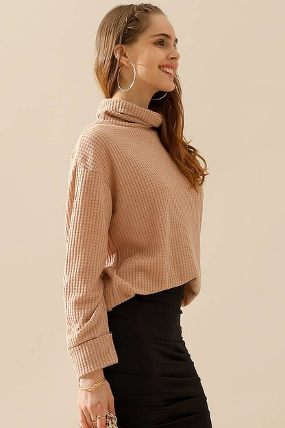 TURTLE HIGH NECK KNIT TOP