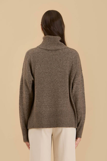 TURTLENECK FRONT SEAM KNIT PULLOVER SWEATER
