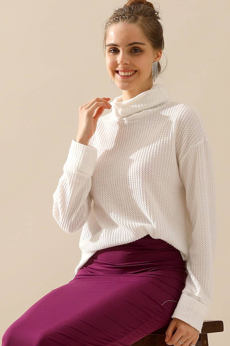 TURTLE HIGH NECK KNIT TOP