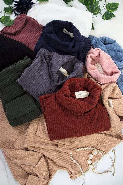 TURTLE HIGH NECK KNIT TOP